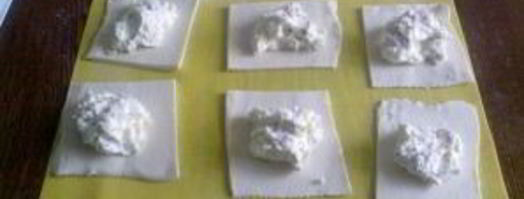 булочки из слоеного теста с творогом. Шаг 2