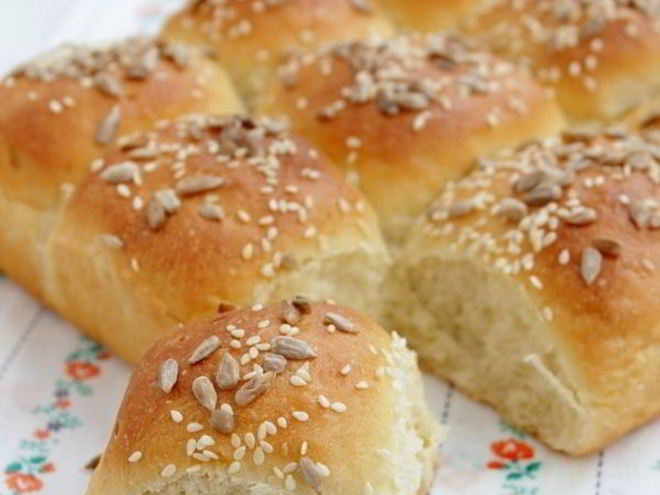 Рецепт булочек на простокваше с семечками