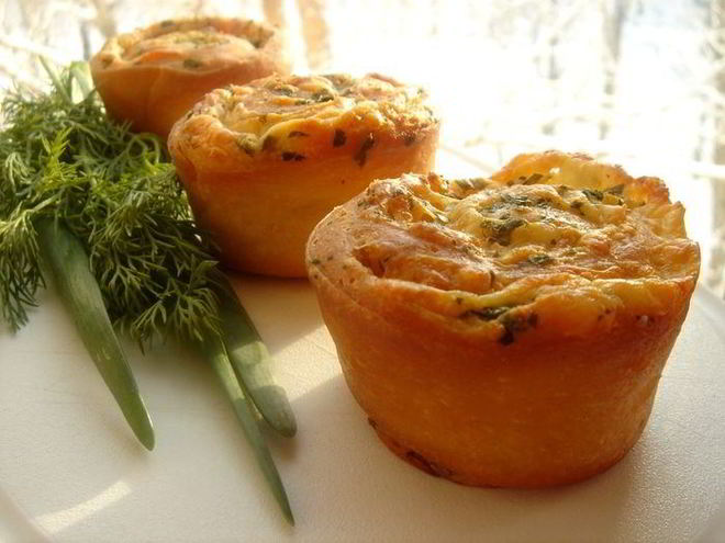 Рецепт булочек с чесноком, сыром и пряными травами