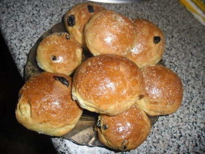 Рецепт булочек с изюмом