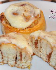 Булочки с корицей и сливочной заливкой