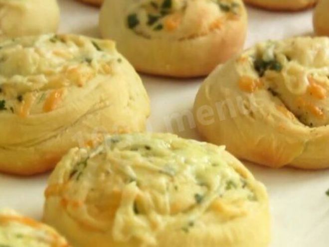 Рецепт булочек с сыром и чесноком