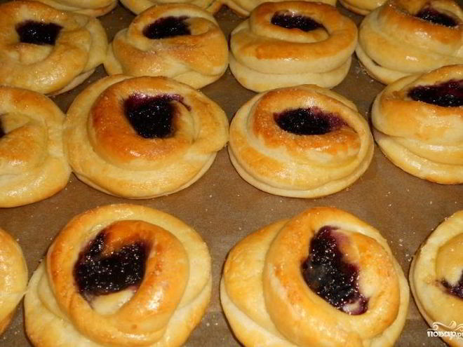 Рецепт булочек с вареньем в духовке