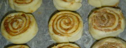 булочки с яблоками, изюмом и сгущенным молоком. Шаг 5