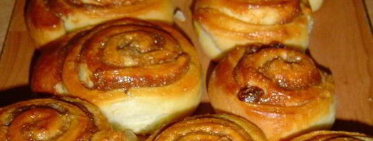 булочки с яблоками, изюмом и сгущенным молоком. Шаг 6