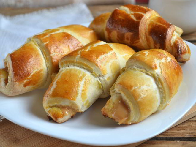 Рецепт круассанов из слоеного теста