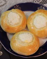 Булочки с изюмом