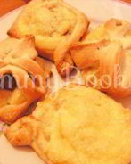 Плюшки из слоеного теста