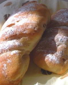 Постные витые булочки с изюмом и семенами льна