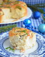 Праздничные булочки с копченым лососем и креветками