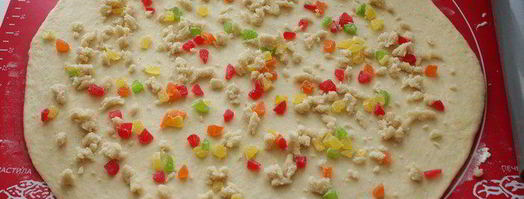 праздничные булочки с марципаном и цукатами. Шаг 8