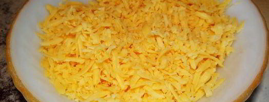 пресные витые плюшки с сосисками и сыром. Шаг 3