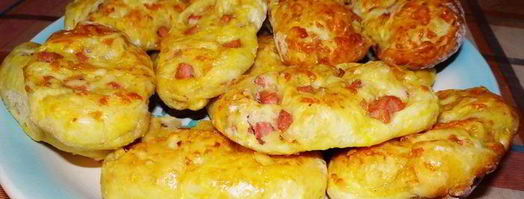 пресные витые плюшки с сосисками и сыром. Шаг 6