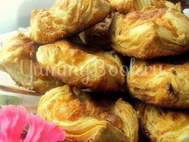 Рецепт ватрушек из слоеного дрожжевого теста