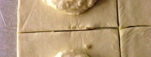 ватрушки из слоеного дрожжевого теста. Шаг 3