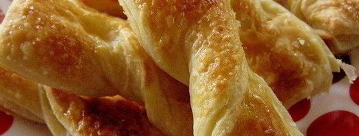 ватрушки из слоеного дрожжевого теста. Шаг 7