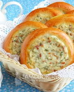 Ватрушки с копченым сыром и укропом