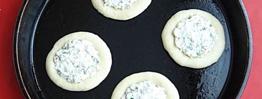 ватрушки с копченым сыром и укропом. Шаг 14