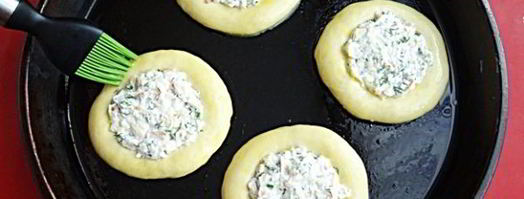 ватрушки с копченым сыром и укропом. Шаг 16