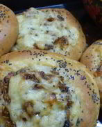 Ватрушки с луково-сырной начинкой