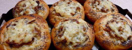 ватрушки с луково-сырной начинкой. Шаг 12