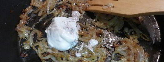 ватрушки с луково-сырной начинкой. Шаг 9