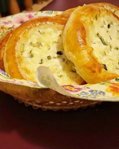 Ватрушки с сыром и зеленью