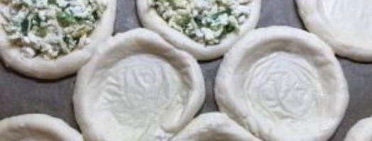 ватрушки с сыром и зеленью. Шаг 10