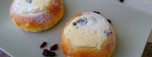 ватрушки с творогом и клюквой. Шаг 7