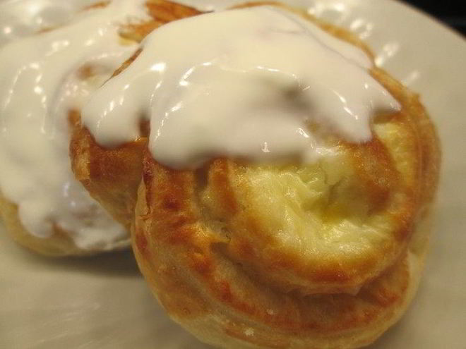 Рецепт ватрушек с творогом в сметанной заливке