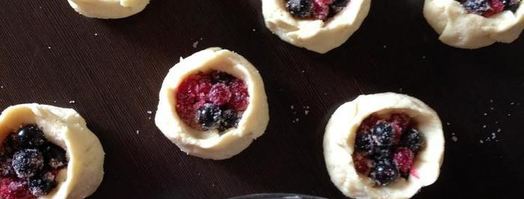 ватрушки с ягодами на творожном тесте. Шаг 5