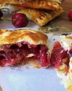 Быстрые слойки с вишневой начинкой