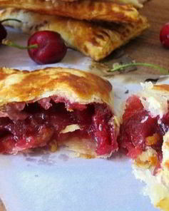 Быстрые слойки с вишневой начинкой