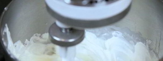 чизкейк без выпечки с вишней. Шаг 6