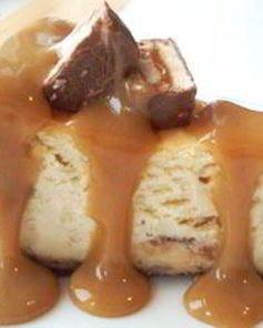 Чизкейк с карамельными батончиками