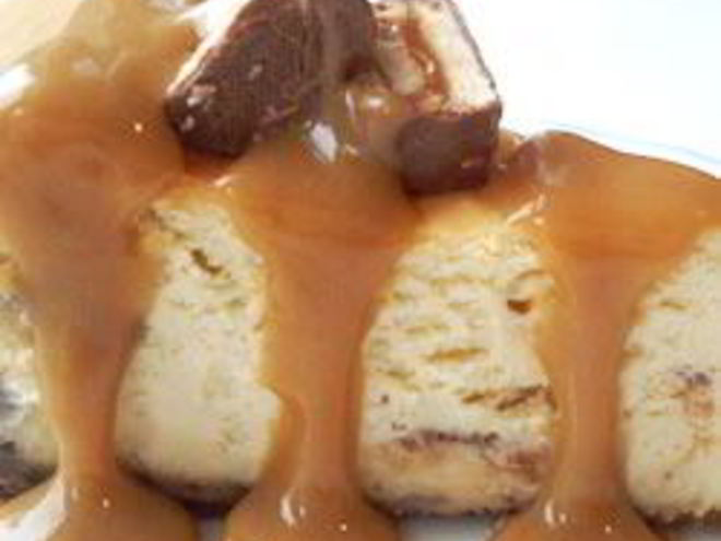 Рецепт чизкейка с карамельными батончиками