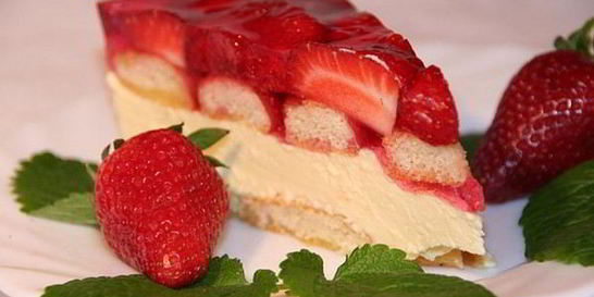 Нежный чизкейк с клубникой без выпечки