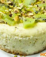 Порционные чизкейки с киви и фисташками