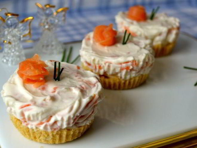 Рецепт закусочных мини-чизкейков со слабосоленой семгой