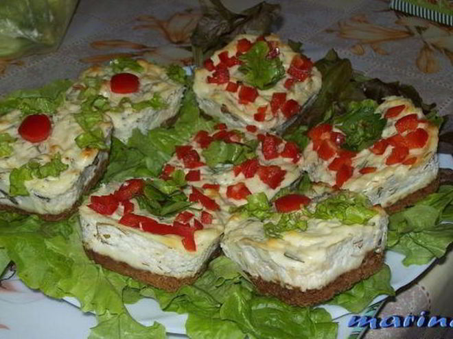 Рецепт закусочных миничизкейков с травами и пармезаном