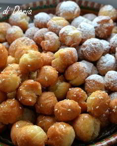 Кастаньоли — жареные шарики из сладкого теста