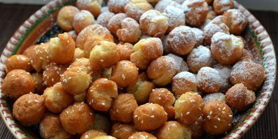 Кастаньоли — жареные шарики из сладкого теста