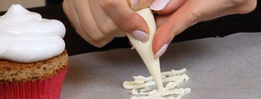 идеи новогоднего украшения кексов. Шаг 6