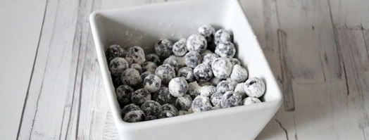 кекс на яичных белках со смородиной. Шаг 8