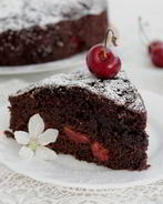 Кекс с черемуховой мукой и черешней