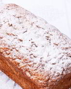 Кекс с кленовым сиропом и яблоками