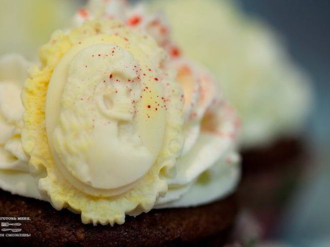 Рецепт кексов красный бархат с вишневой начинкой