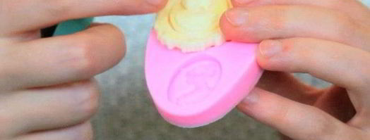 кексы красный бархат с вишневой начинкой. Шаг 12