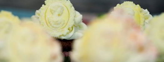 кексы красный бархат с вишневой начинкой. Шаг 16