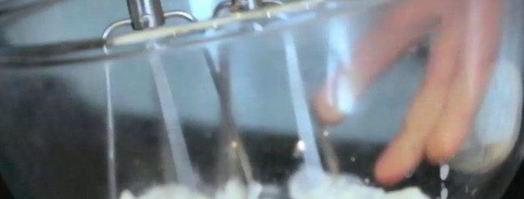 кексы красный бархат с вишневой начинкой. Шаг 9